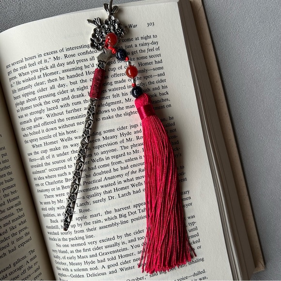 Metal Bookmark ~ Flower Design ~ Red Tassel with Beads ~ Brand New! - Picture 9 of 10